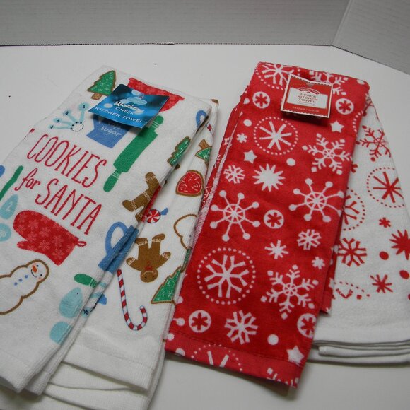 Lot of Christmas Kitchen Decor Towels Salt Pepper Gravy Boat All New Unused - Picture 7 of 8